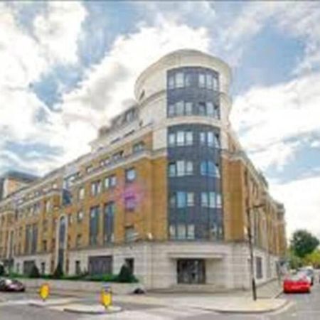 A 2 Standard Bedrooms Flat London Eksteriør bilde