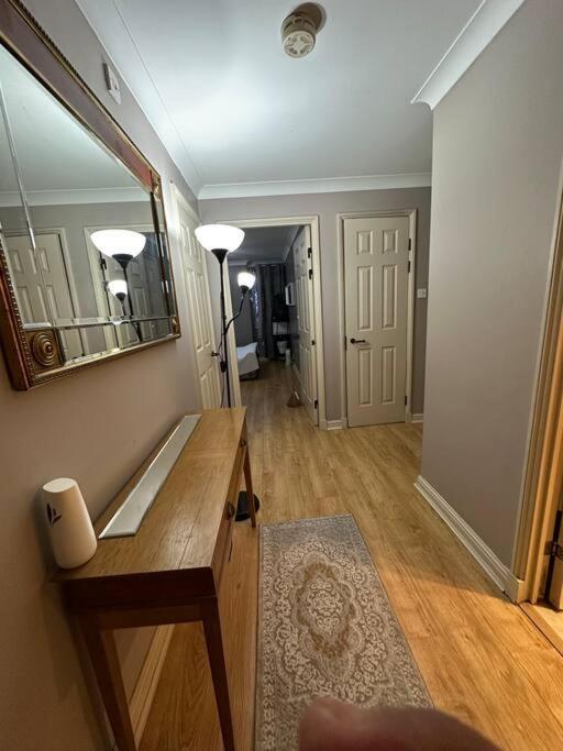 A 2 Standard Bedrooms Flat London Eksteriør bilde