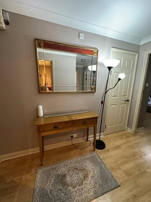 A 2 Standard Bedrooms Flat London Eksteriør bilde