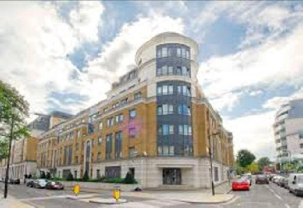 A 2 Standard Bedrooms Flat London Eksteriør bilde