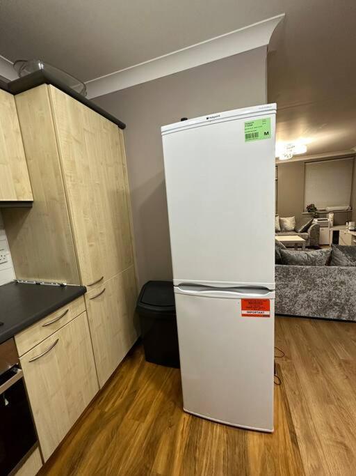 A 2 Standard Bedrooms Flat London Eksteriør bilde